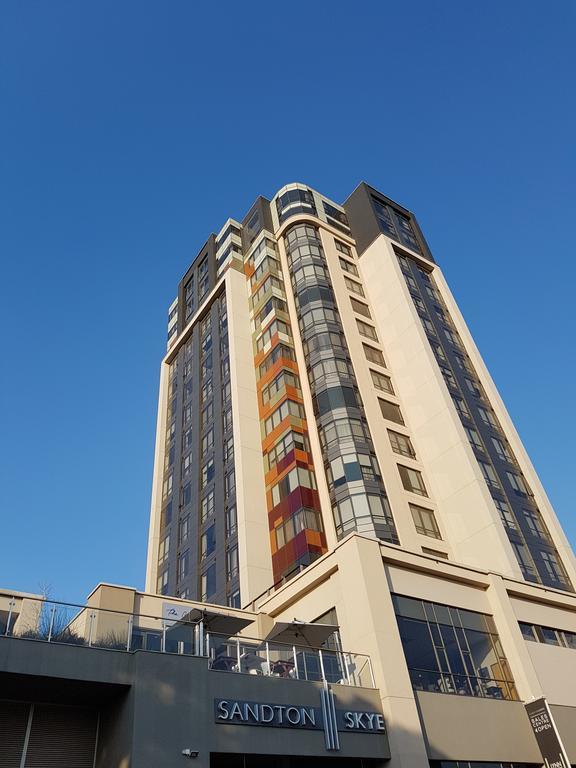 615 Sandton Skye ヨハネスブルグ エクステリア 写真