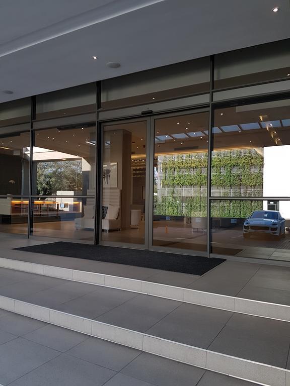 615 Sandton Skye ヨハネスブルグ エクステリア 写真