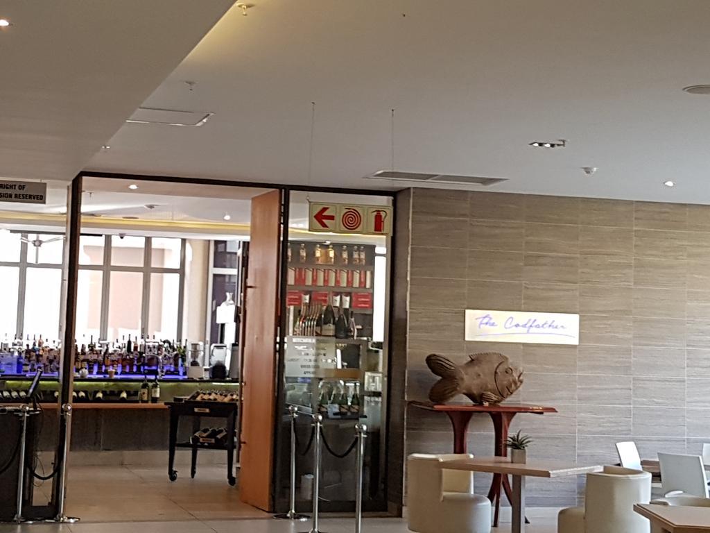 615 Sandton Skye ヨハネスブルグ エクステリア 写真