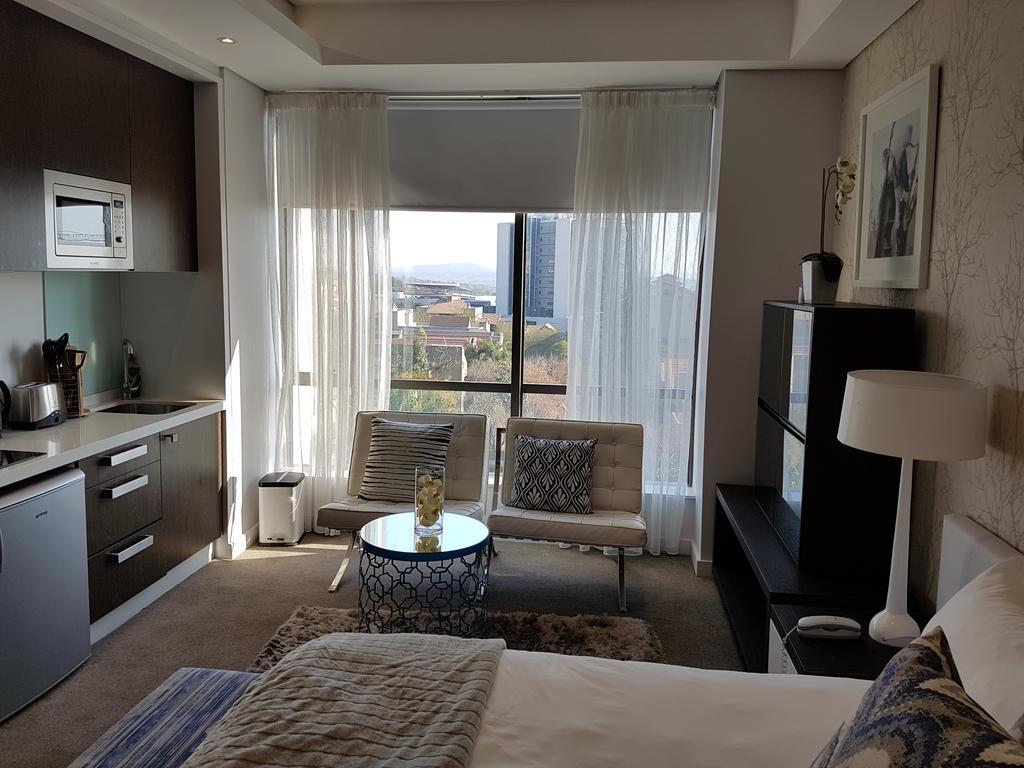 615 Sandton Skye ヨハネスブルグ エクステリア 写真