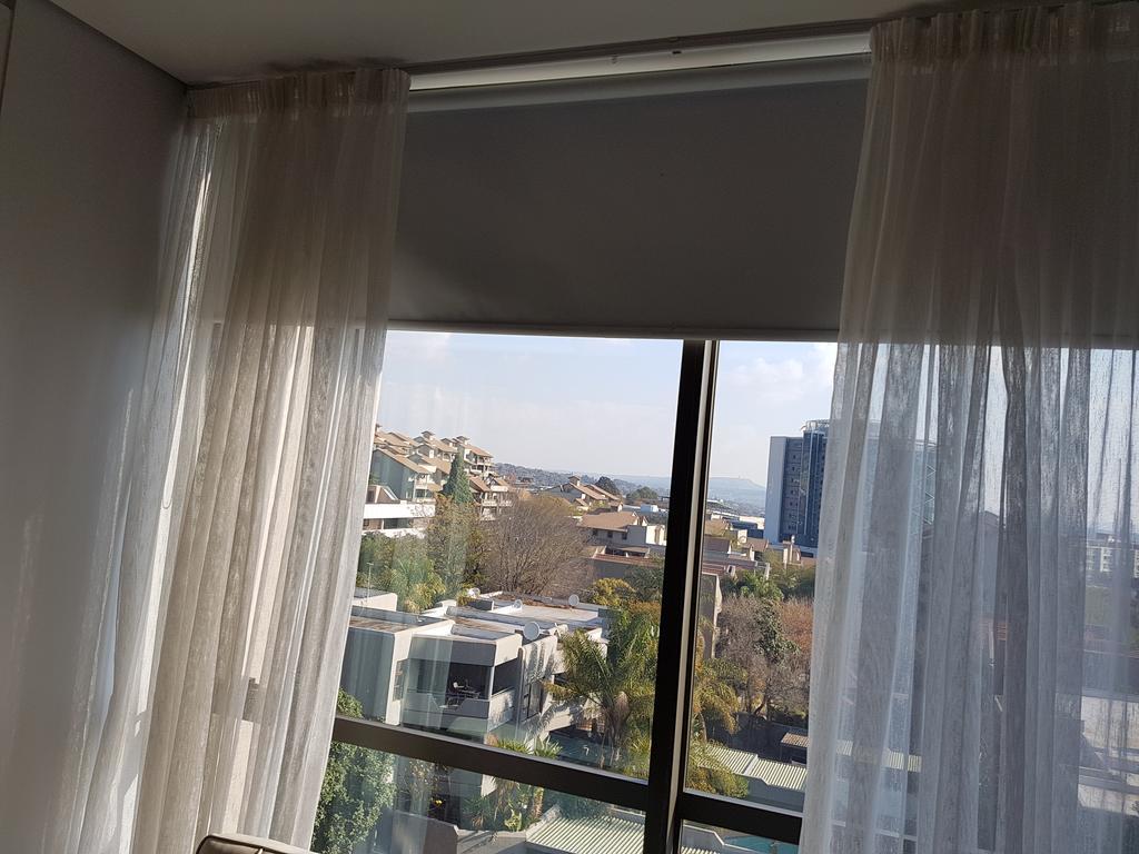 615 Sandton Skye ヨハネスブルグ エクステリア 写真
