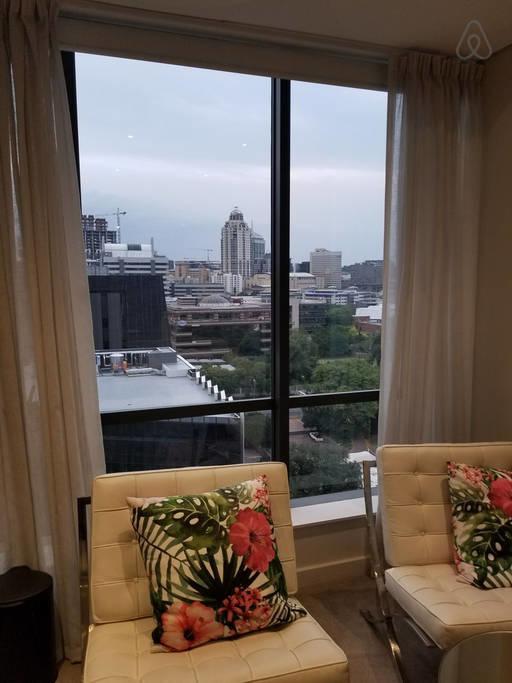 615 Sandton Skye ヨハネスブルグ エクステリア 写真
