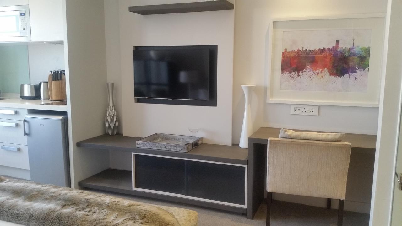 615 Sandton Skye ヨハネスブルグ エクステリア 写真