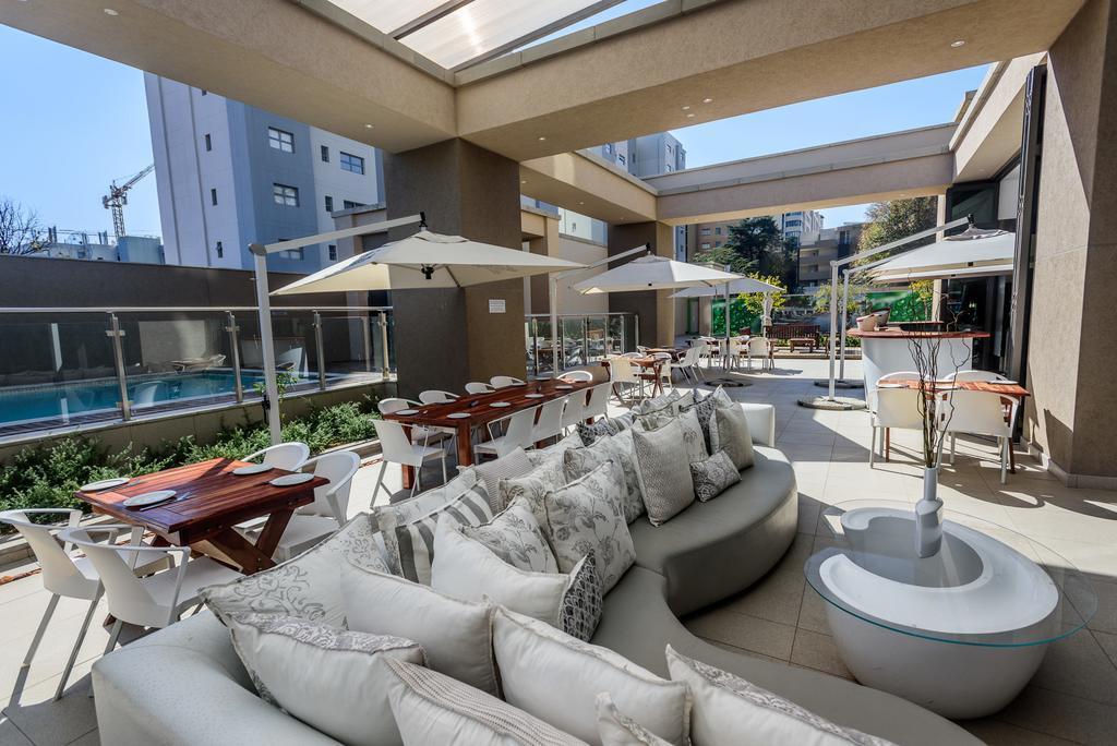 615 Sandton Skye ヨハネスブルグ エクステリア 写真