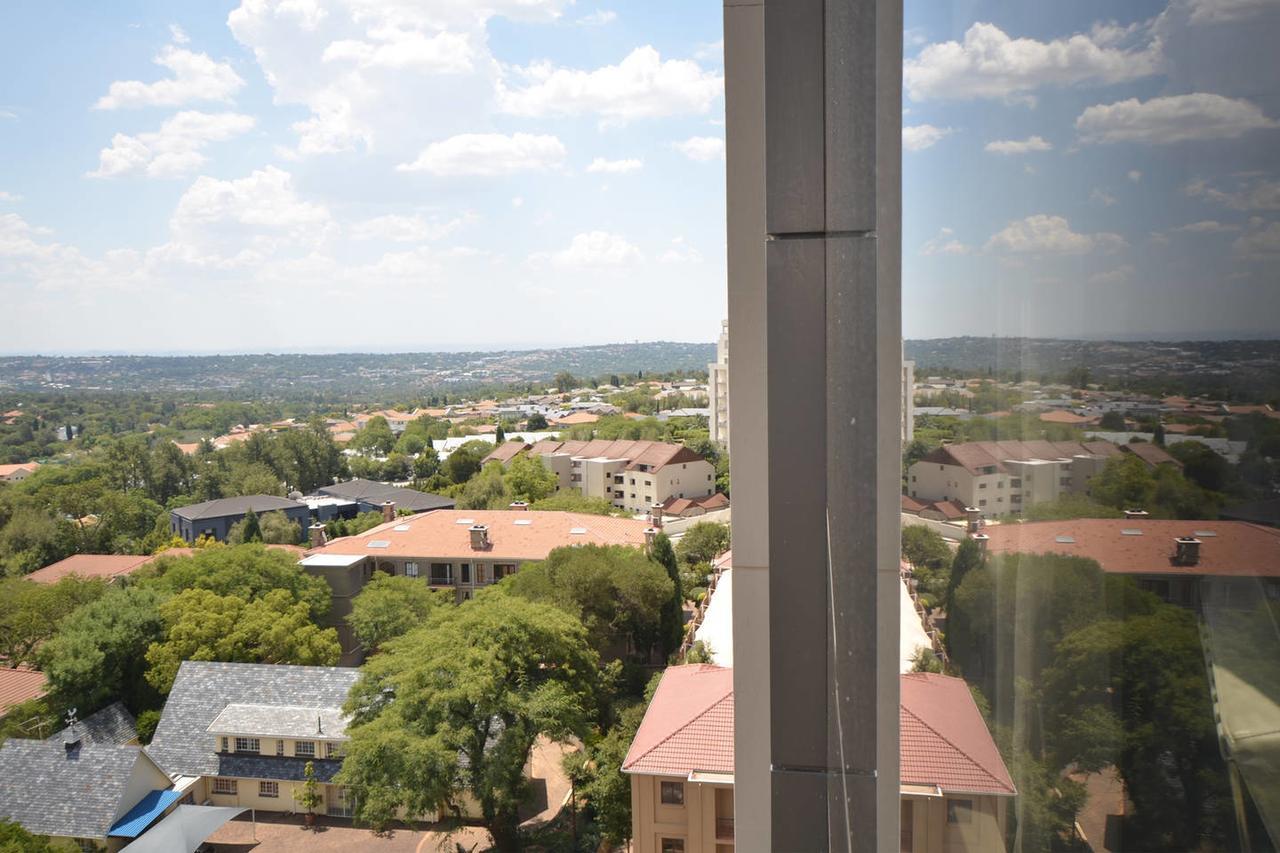 615 Sandton Skye ヨハネスブルグ エクステリア 写真